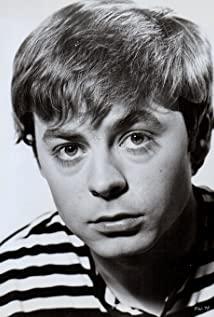 Hywel Bennett