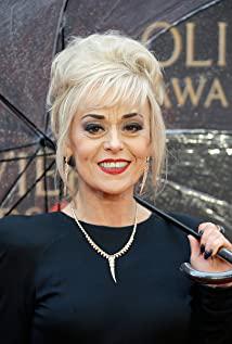 Tracie Bennett