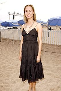 Caroline Carver
