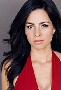 Marta Cross