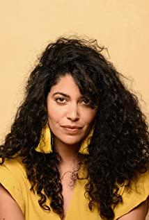 Nadia Benzakour