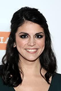 Cecily Strong